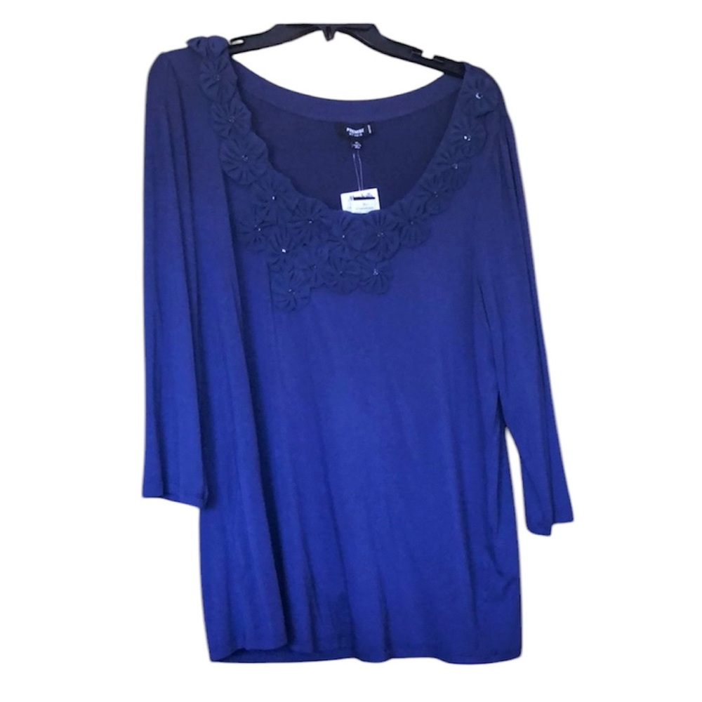 Navy blue floral design top size 1X